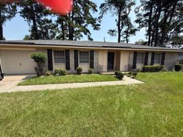 featured image of 1420 Claremont Cir