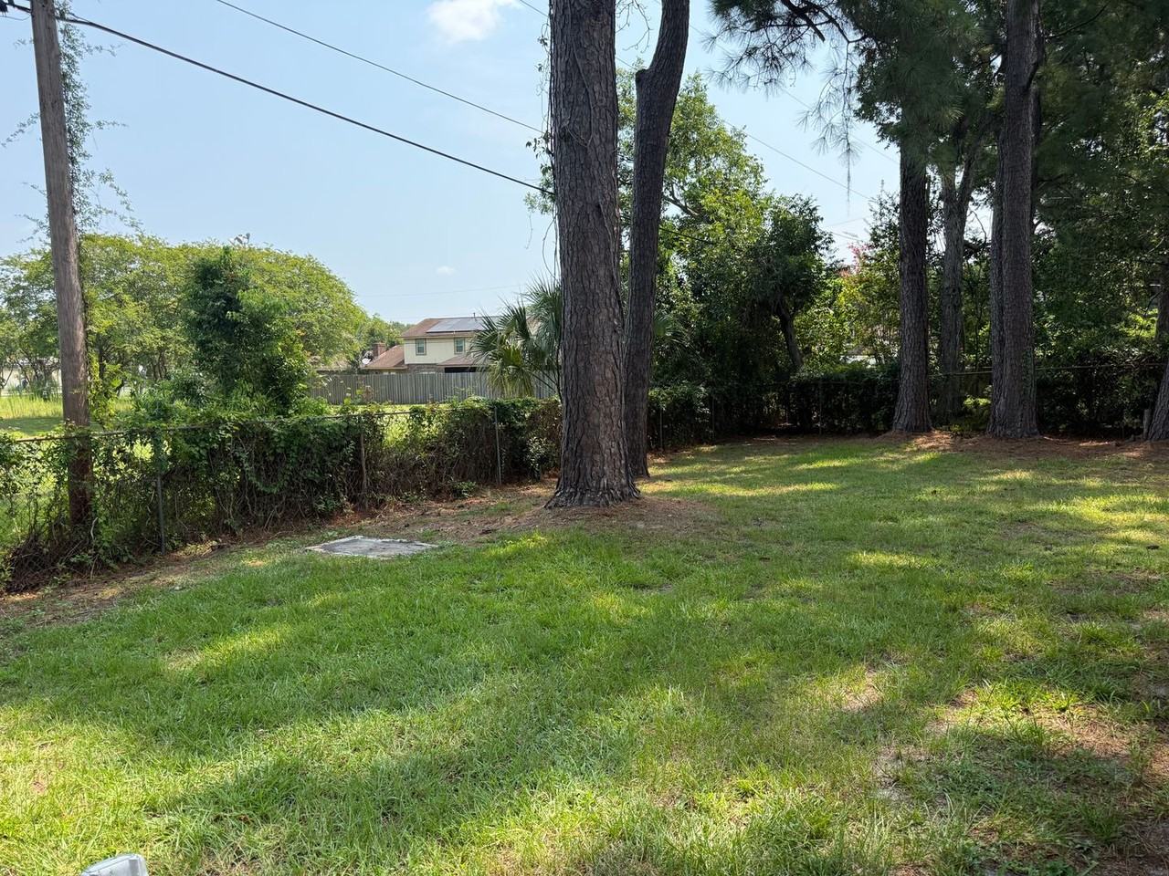 1420 Claremont Cir - Photo 3 of 3