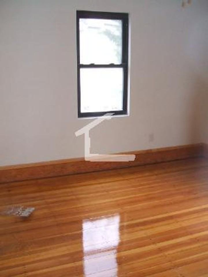 18 Aldie St - Photo 3 of 5
