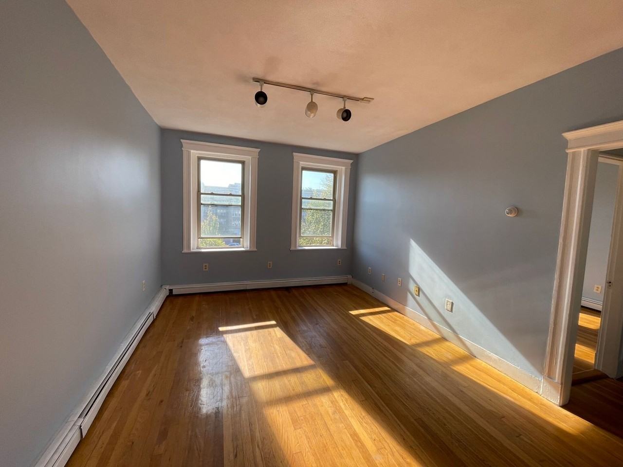 1623 Commonwealth Ave - Photo 2 of 7