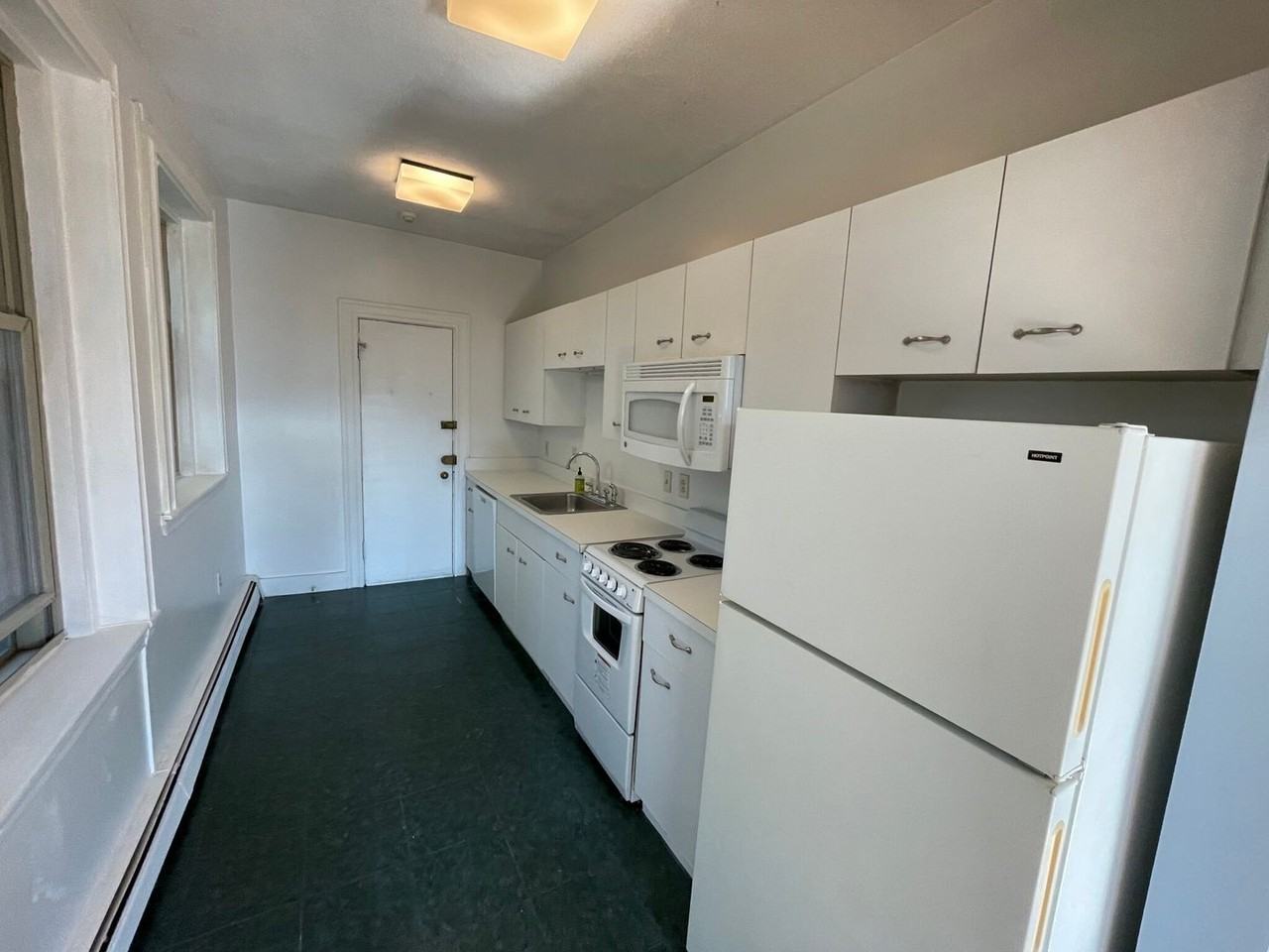 1623 Commonwealth Ave - Photo 5 of 7