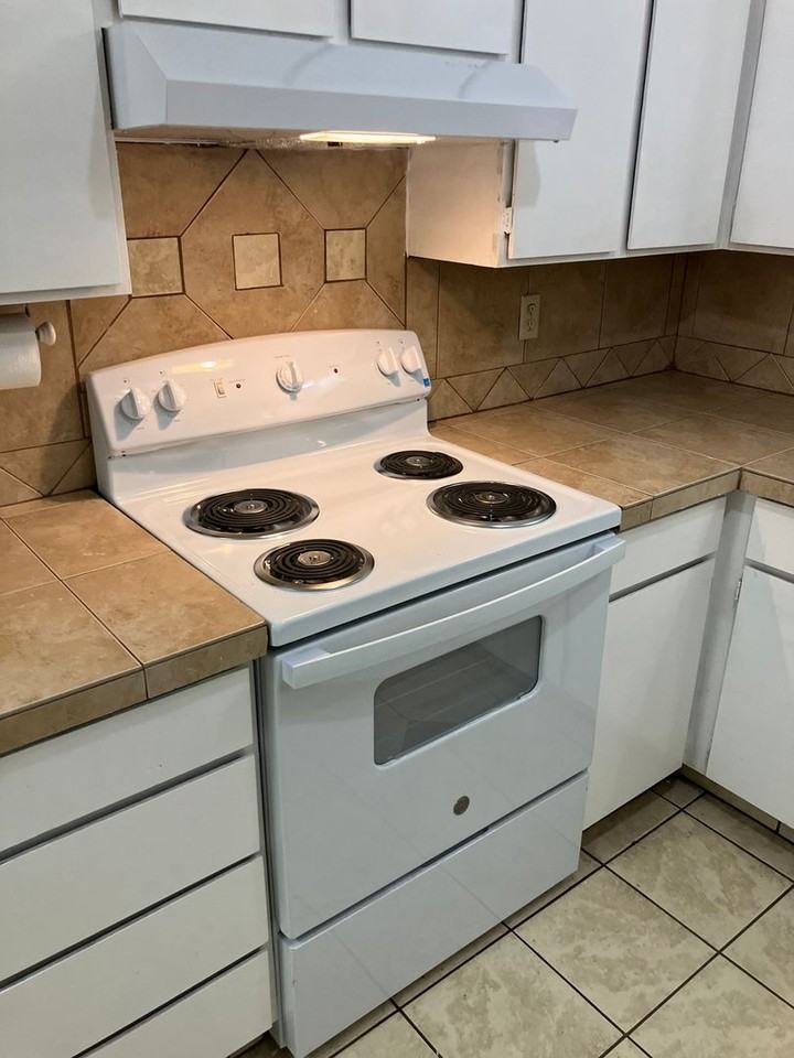 2429 Ne Saratoga St - Photo 3 of 36