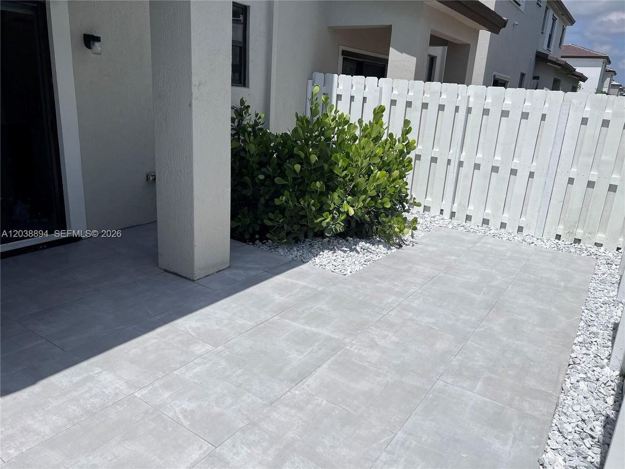 15925 Sw 2nd Pl - Photo 3 of 23