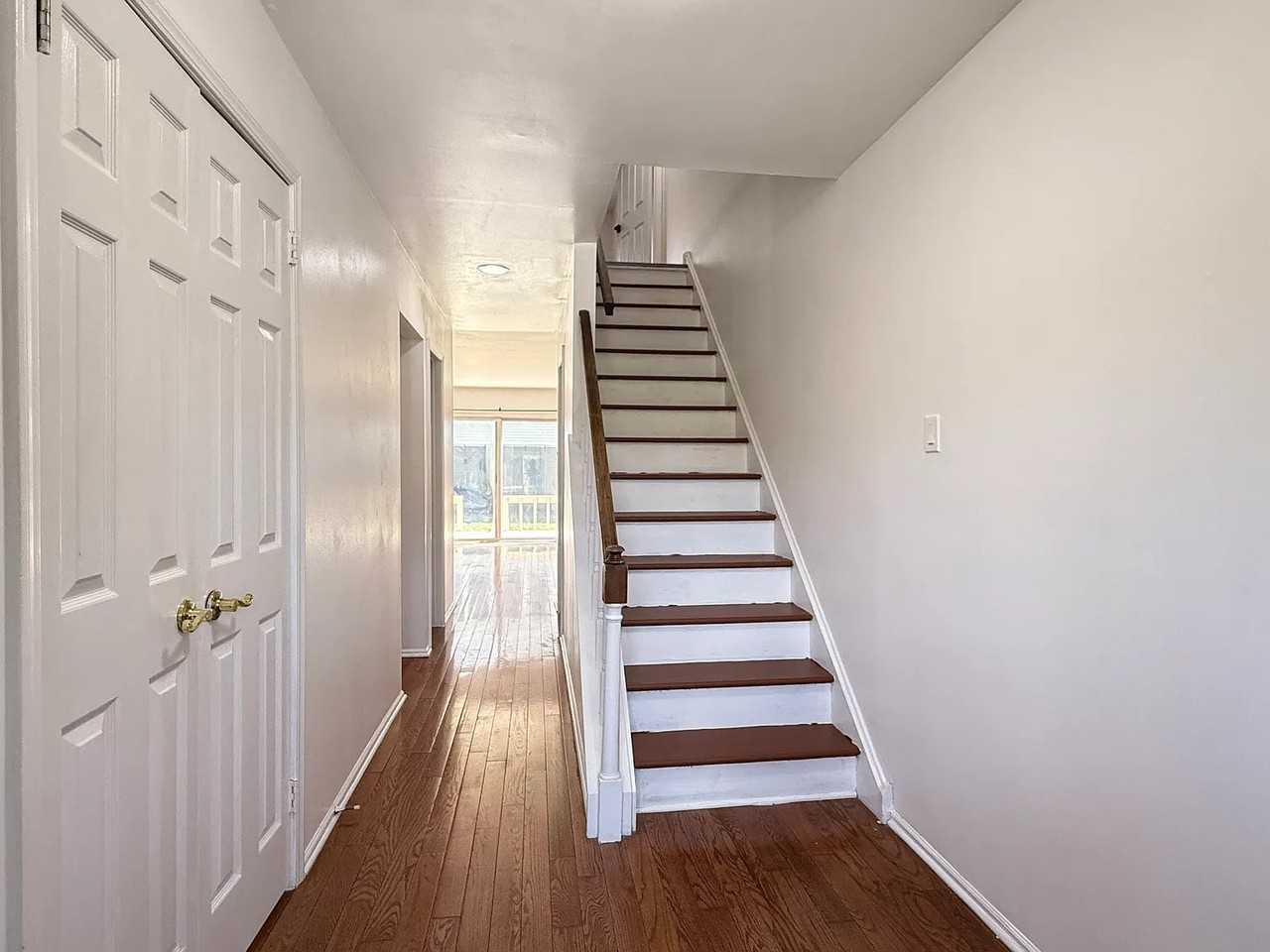 1187 Heyward Rd - Photo 2 of 27
