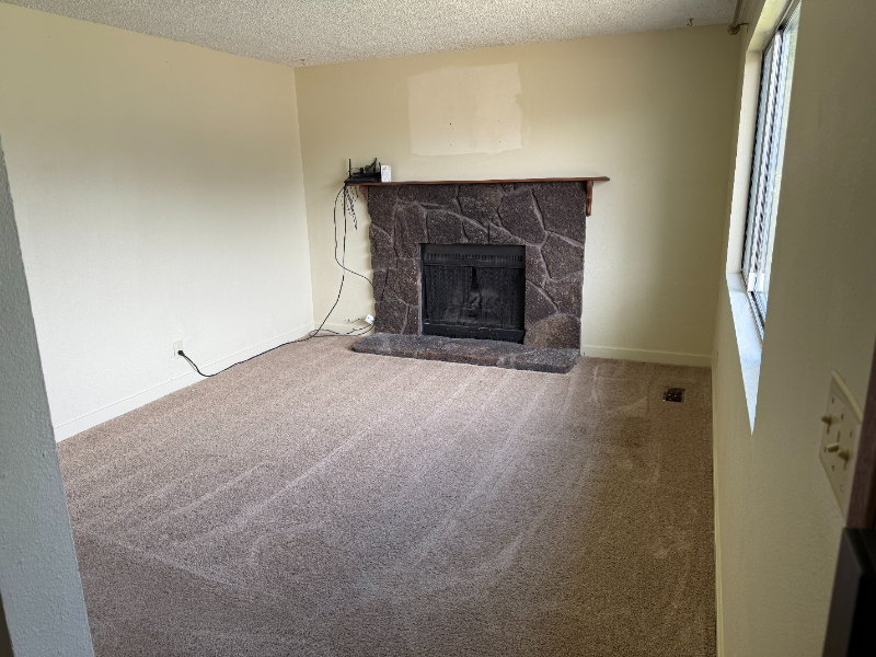 679 Brookside Ct - Photo 2 of 15