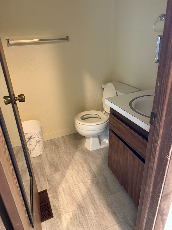 679 Brookside Ct - Photo 4 of 15