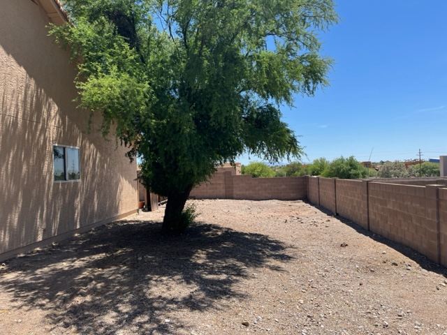 2550 S Perillo Dr - Photo 7 of 23