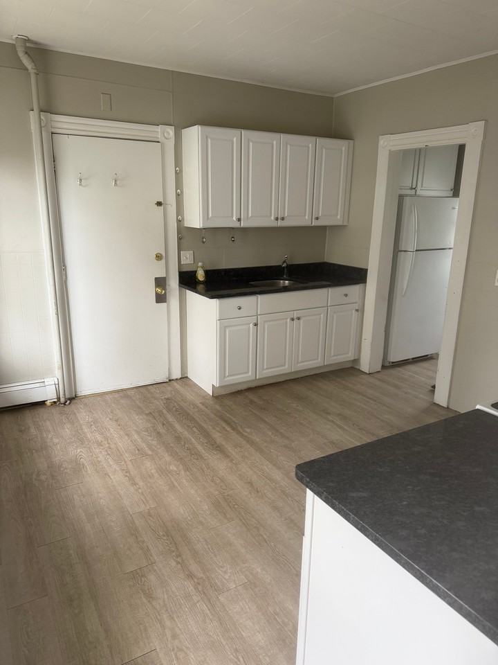 25 1st St #1 - Photo 2 of 3