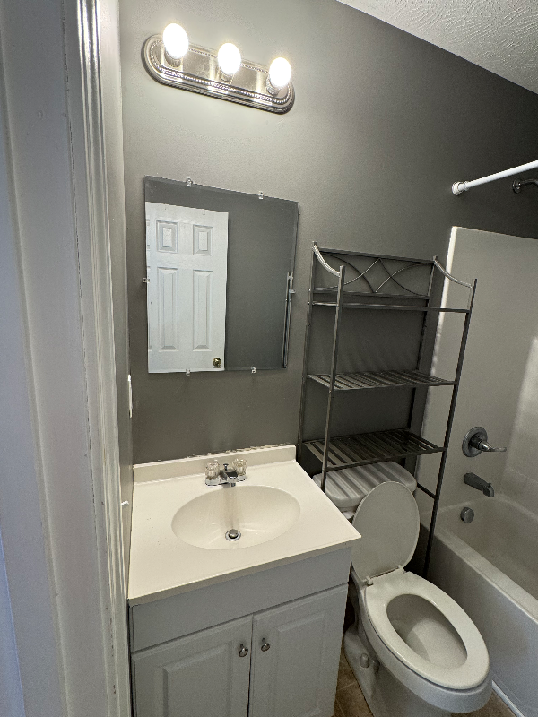 511 Jackson St #B - Photo 3 of 11