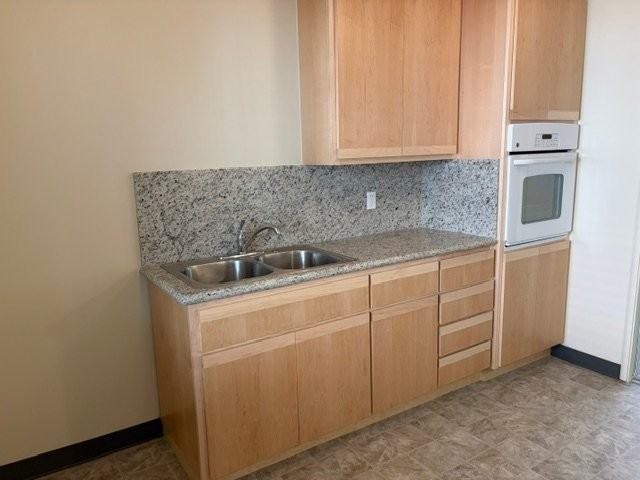 1816 Park Ave #F - Photo 3 of 9