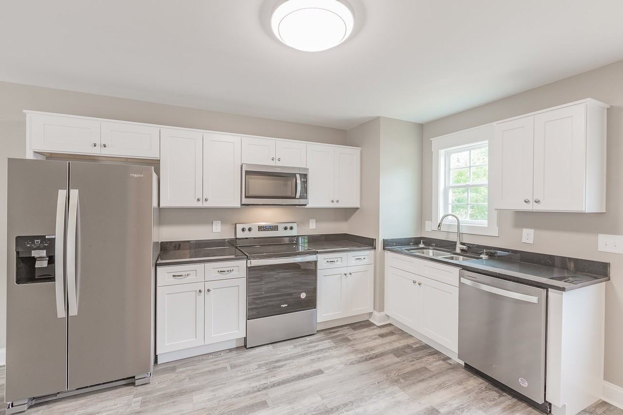 116 Wildwood Rd Ne #A - Photo 5 of 20