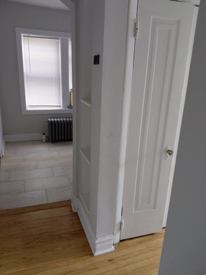 1924 W 78th St #2N - Photo 6 of 8