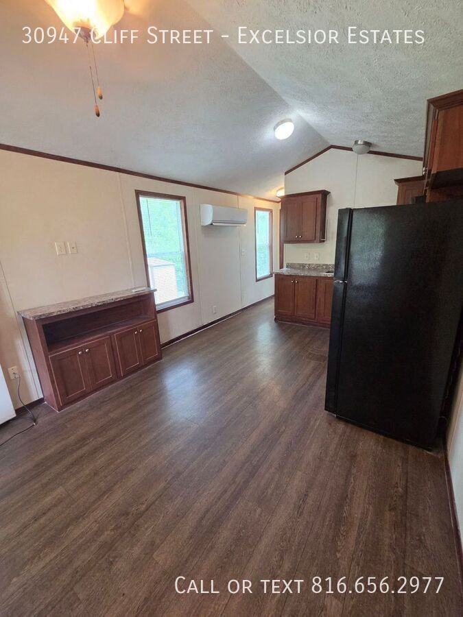 30947 Cliff St - Photo 4 of 19