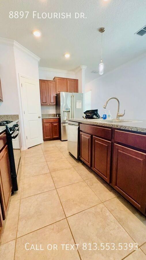 8897 Flourish Dr - Photo 5 of 33