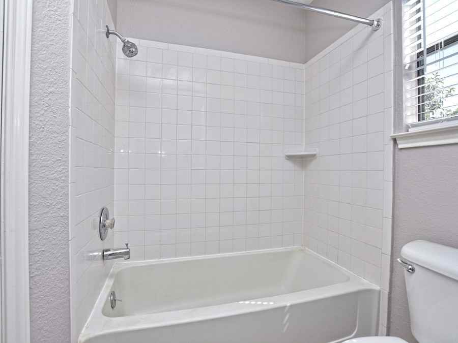 802 Primrose Ln - Photo 7 of 28