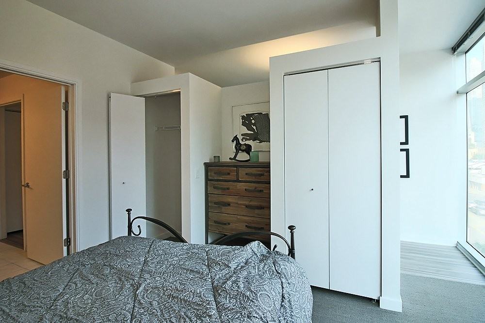170 W Chicago Ave - Photo 5 of 19