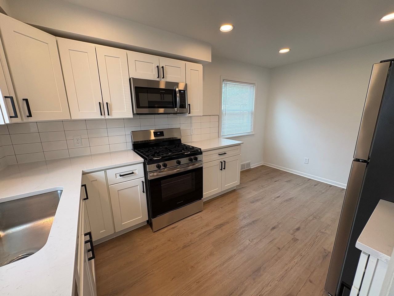 9609 Alexander Rd - Photo 2 of 15