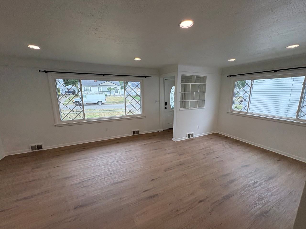 9609 Alexander Rd - Photo 5 of 15