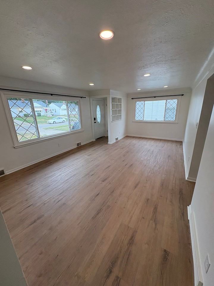 9609 Alexander Rd - Photo 6 of 15