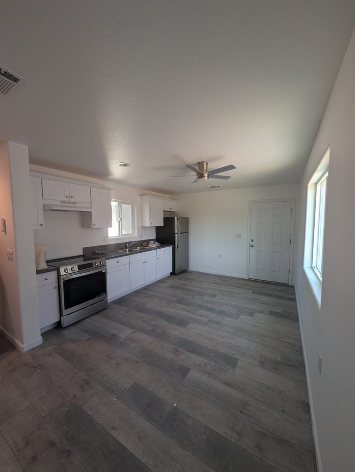 627 N Rinaldi St #1 - Photo 3 of 4