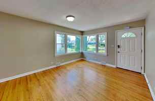 featured image of 320 S Yale Ave