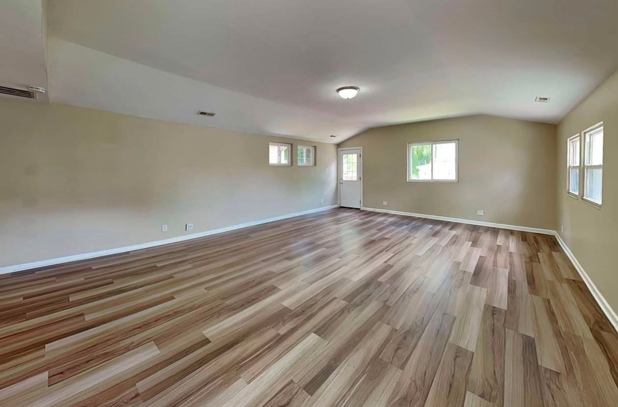 320 S Yale Ave - Photo 2 of 6