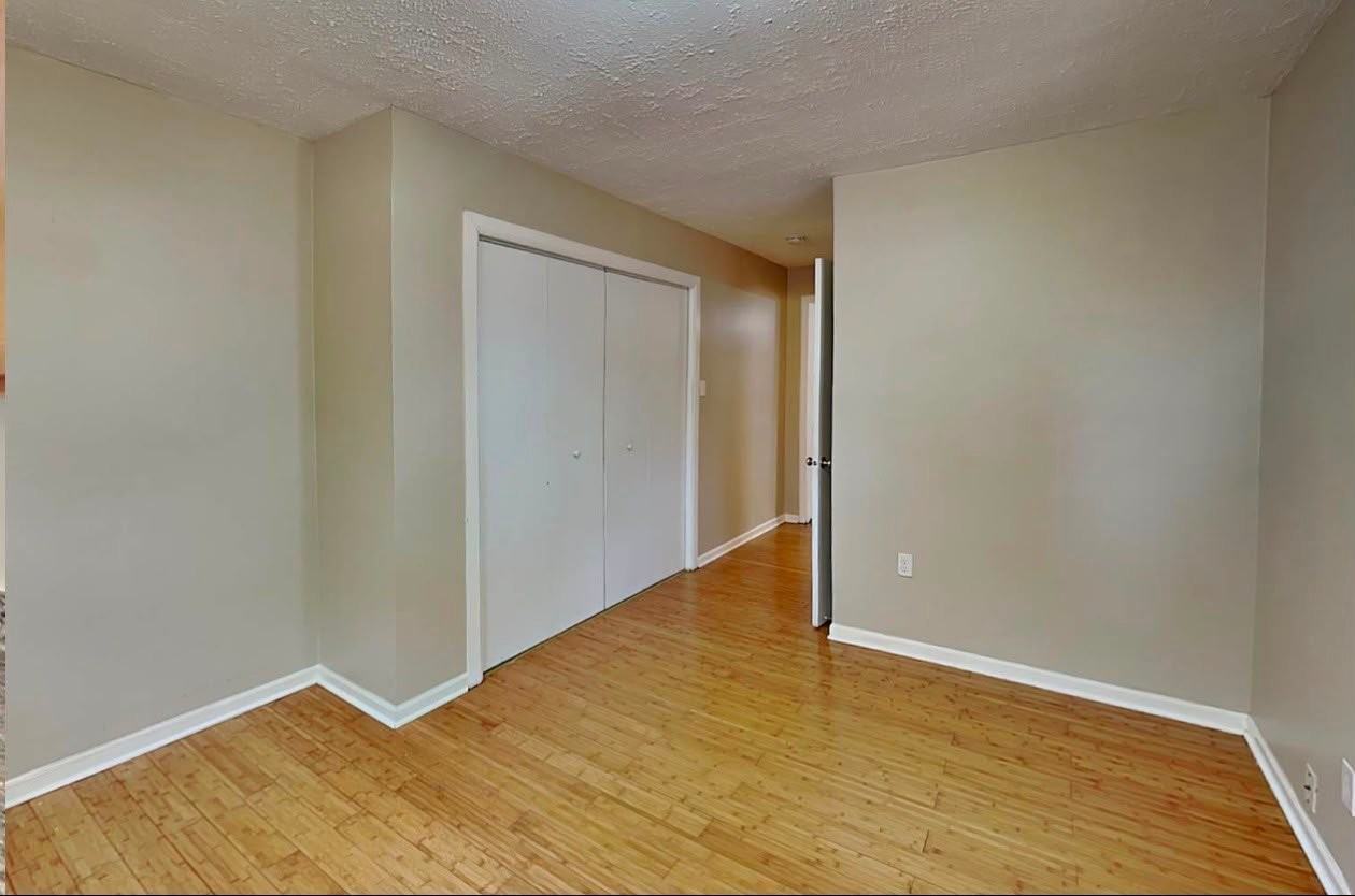 320 S Yale Ave - Photo 4 of 6