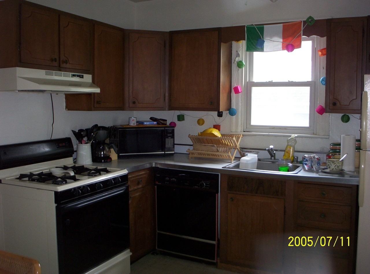 1810 N Underwood St - Photo 7 of 14