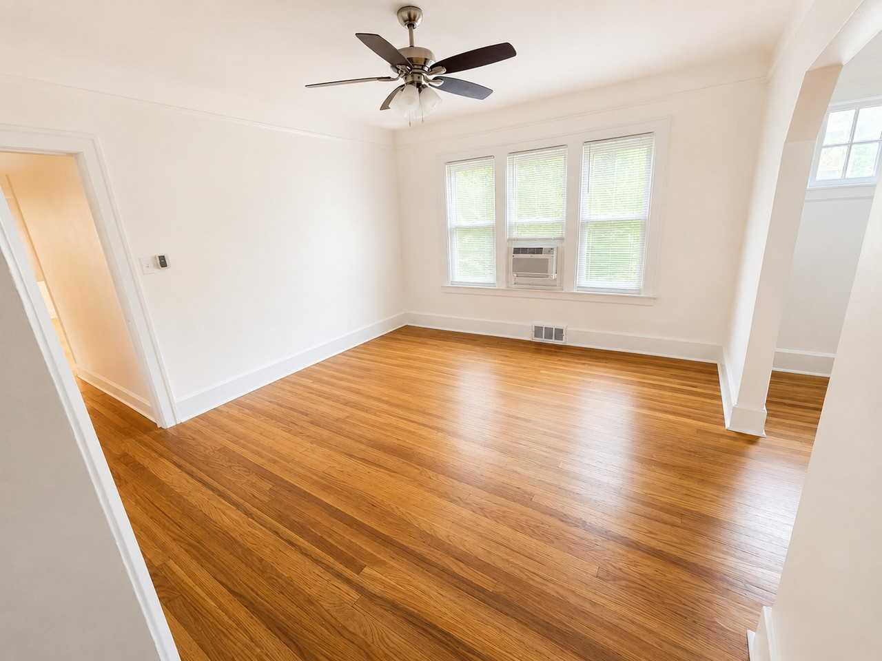 2667/2669 West Grand Street #2669 - Photo 2 of 7