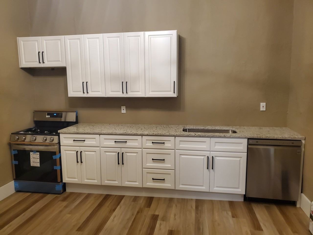 1042 Mcmillan St Nw - Photo 6 of 14