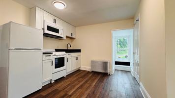 featured image of 208 Bridge St #2