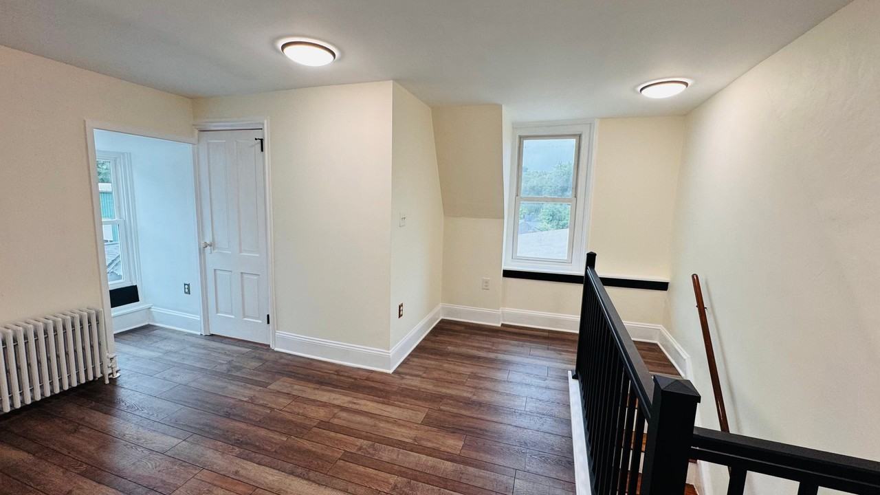 208 Bridge St #2 - Photo 3 of 17