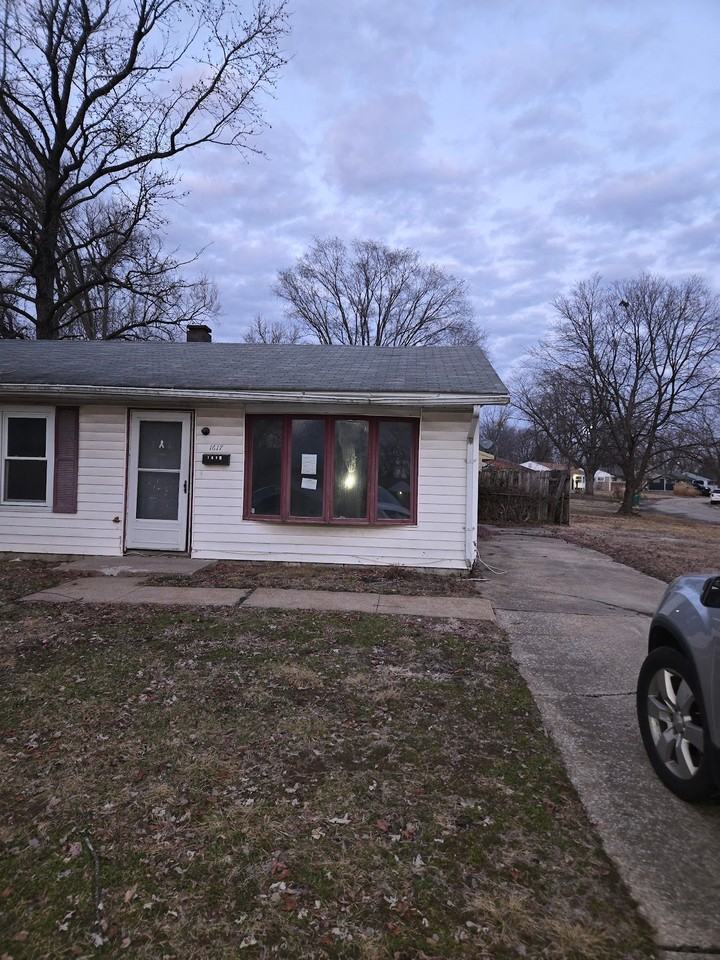1617 Parklane Dr - Photo 2 of 19