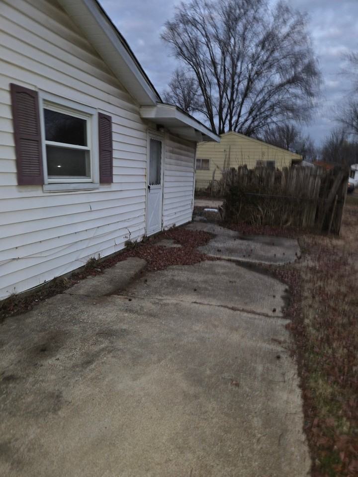 1617 Parklane Dr - Photo 4 of 19