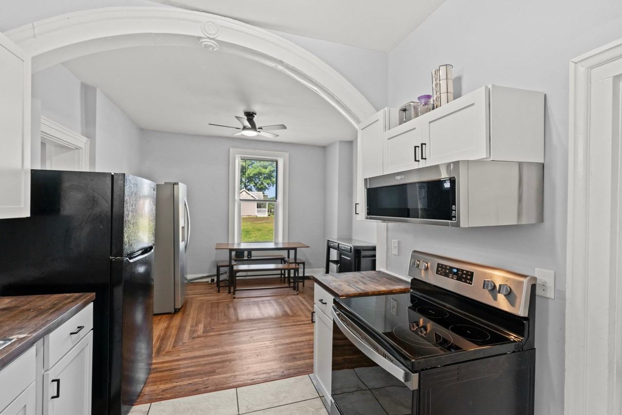 222 W Market St - Photo 6 of 20