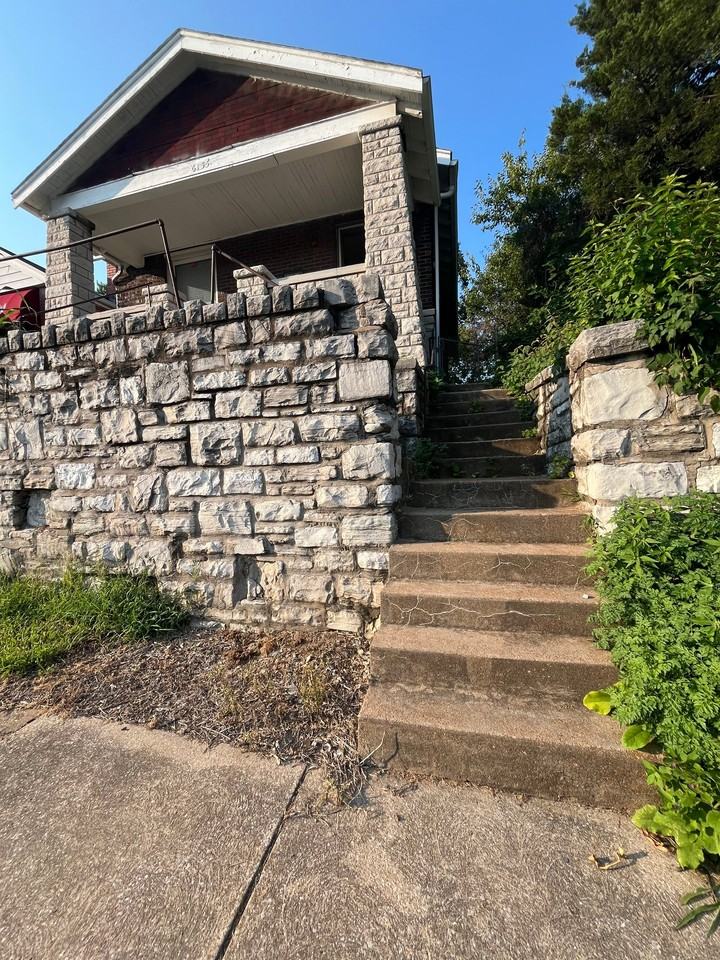 6155 Sherry Ave - Photo 2 of 20