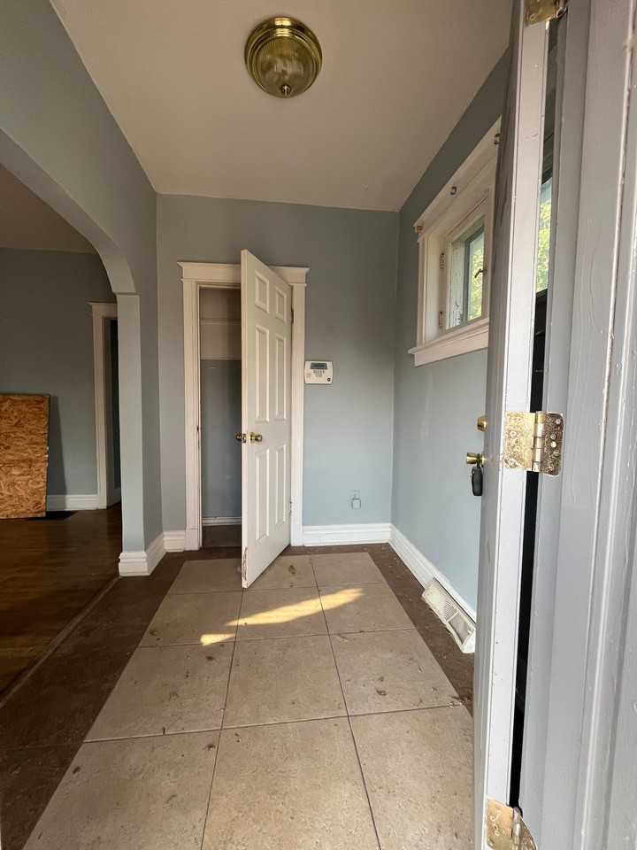 6155 Sherry Ave - Photo 5 of 20