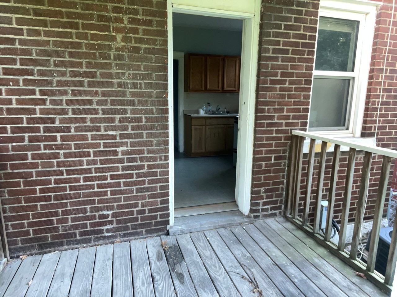 6155 Sherry Ave - Photo 7 of 20