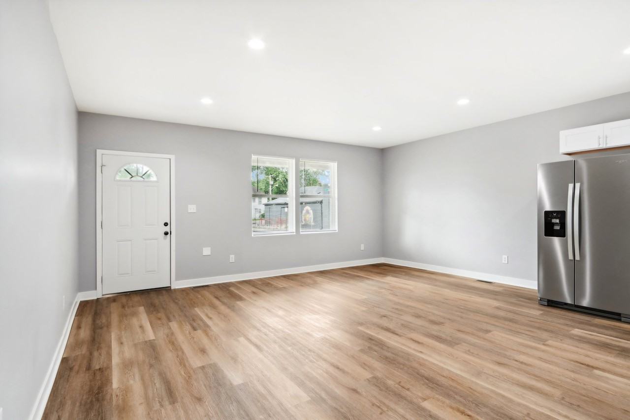 2019 E Maryland St #A - Photo 3 of 20