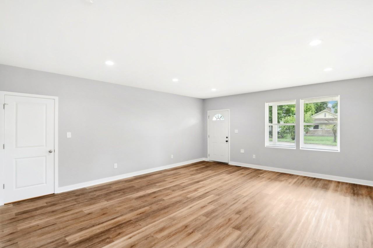 2019 E Maryland St #A - Photo 4 of 20