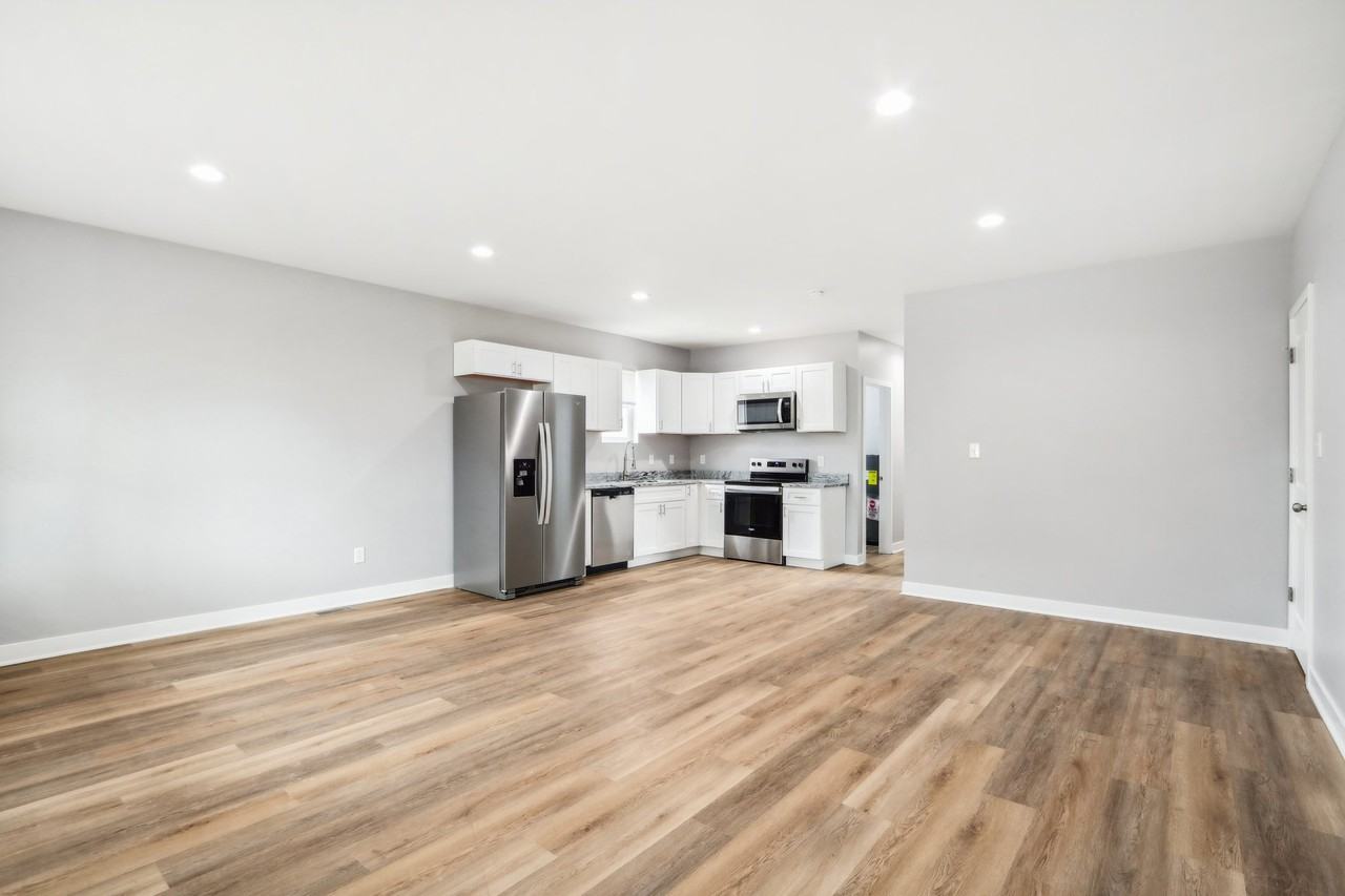 2019 E Maryland St #A - Photo 5 of 20