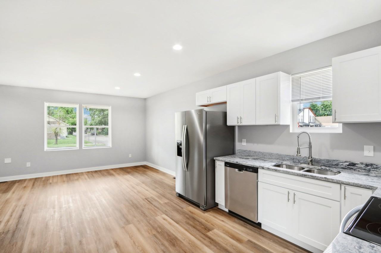 2019 E Maryland St #A - Photo 6 of 20