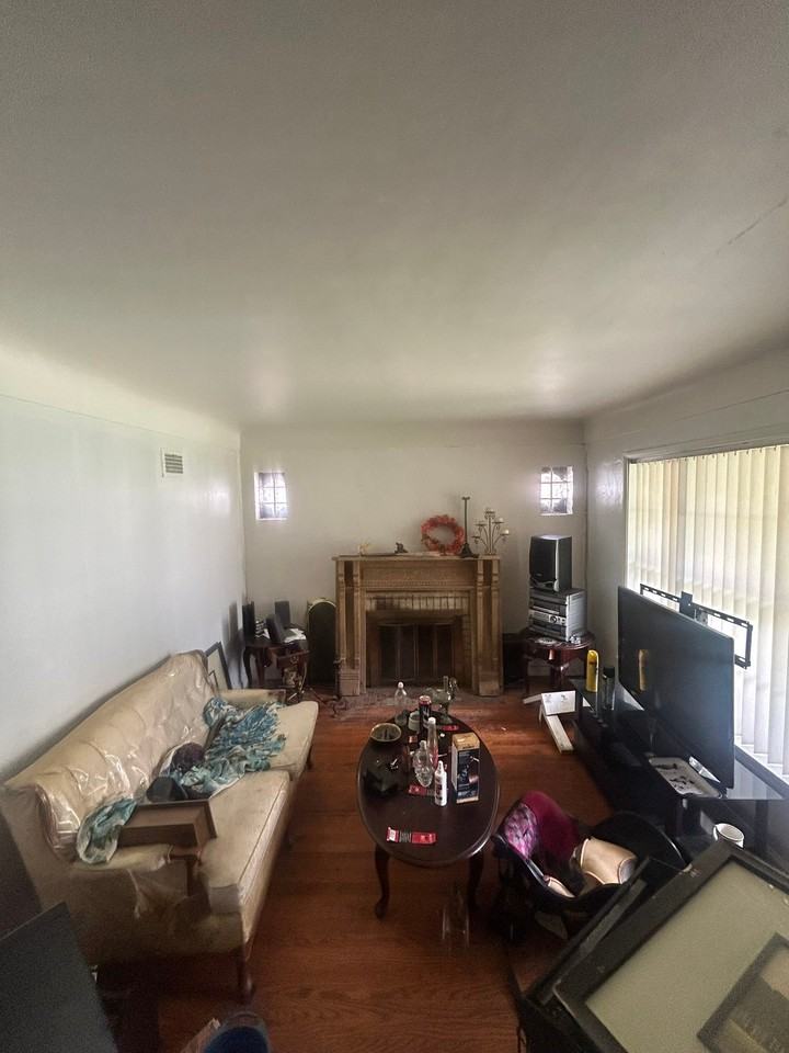 1068 Melvin Ave - Photo 5 of 19