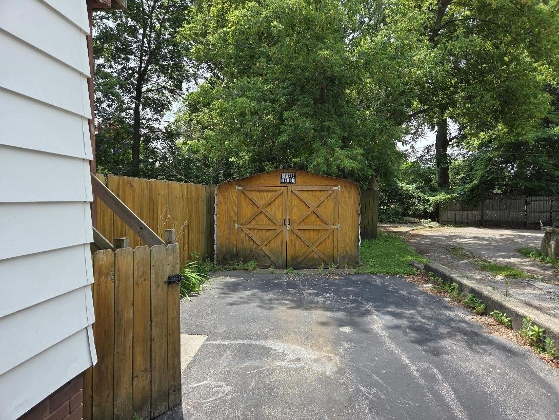 1209 Gratiot Ave #2 - Photo 2 of 11
