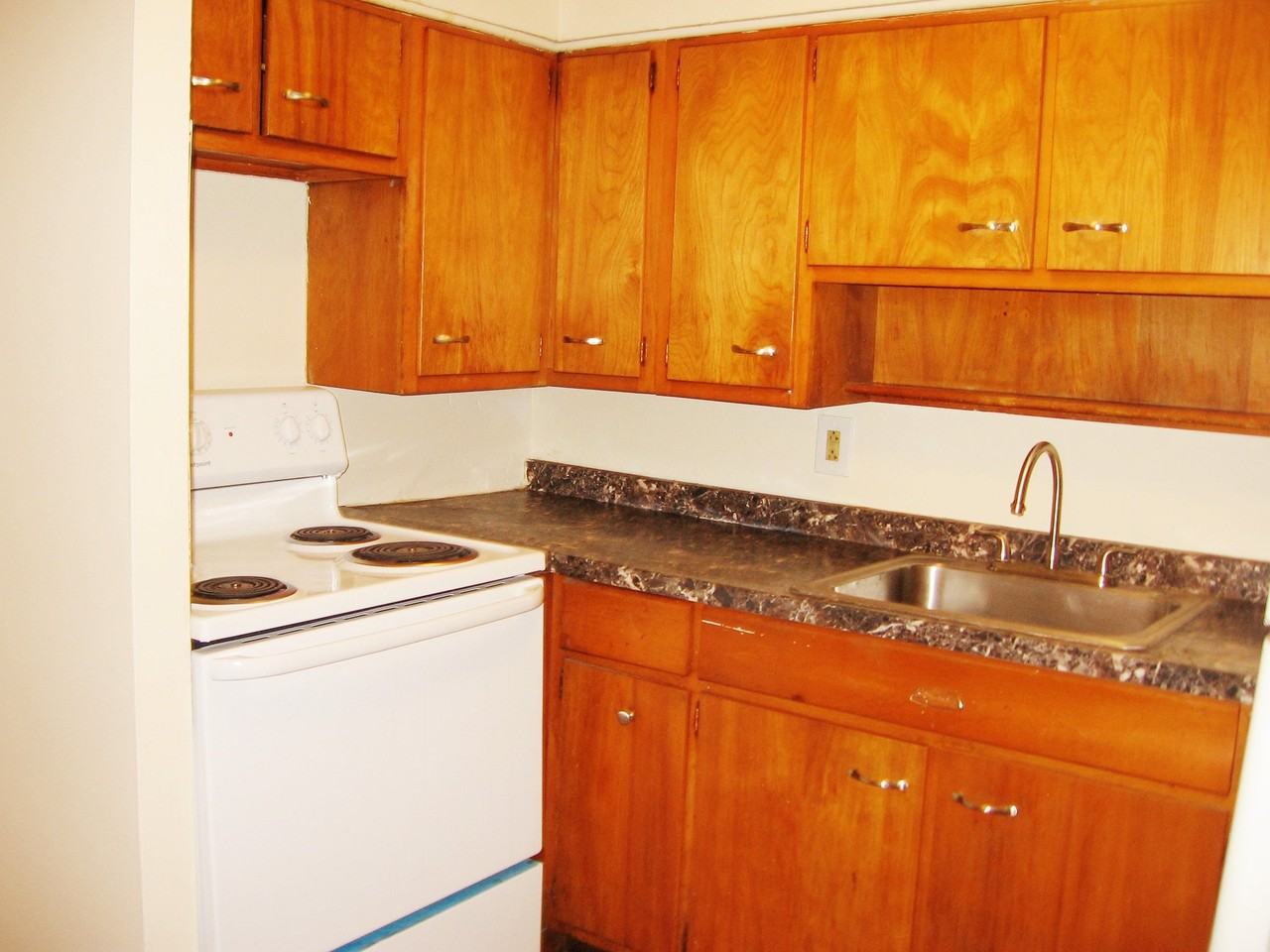 1225 S Lumber St - Photo 2 of 6