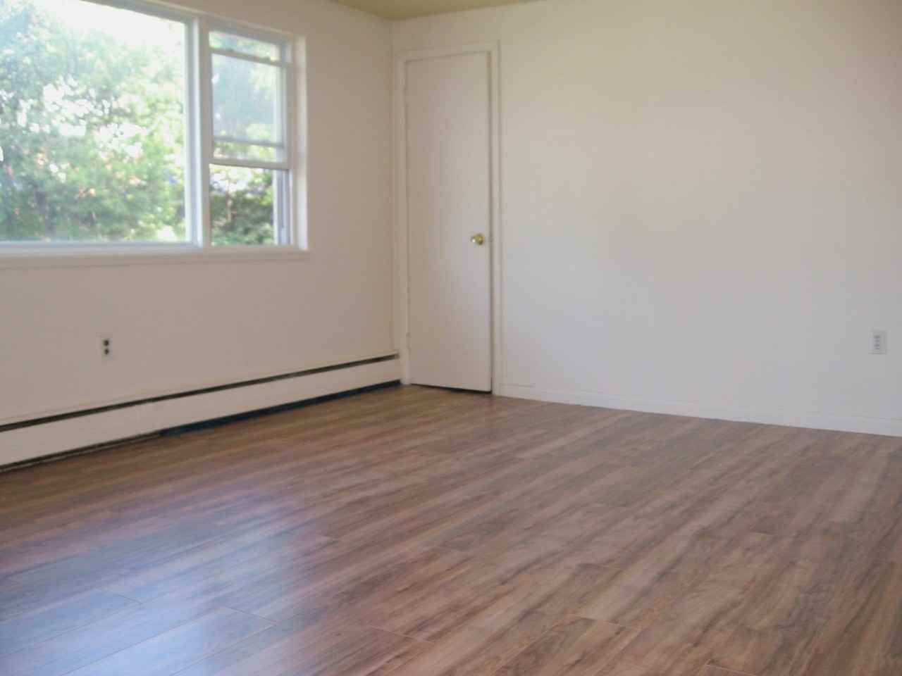 1225 S Lumber St - Photo 3 of 6