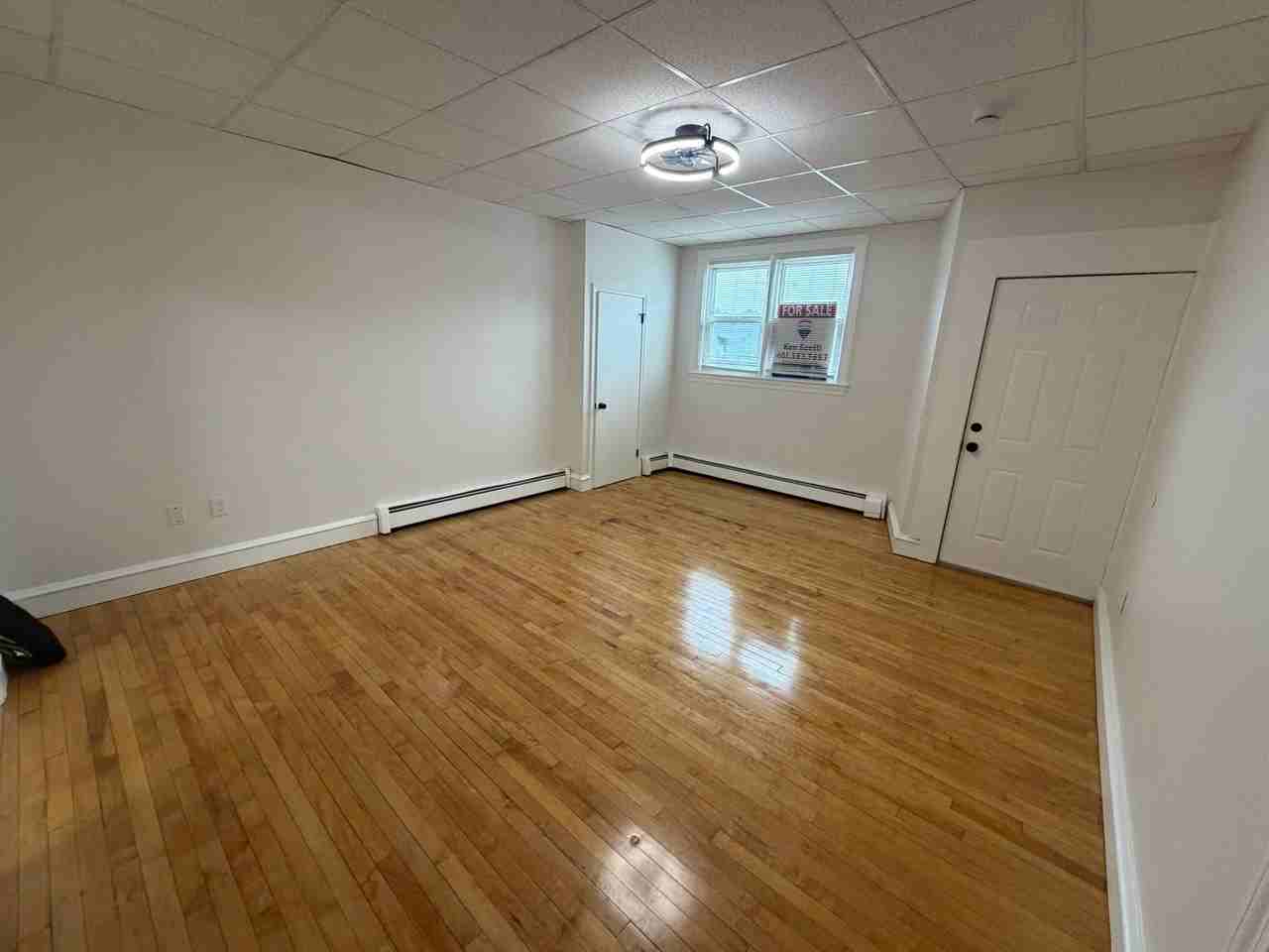 1111 Charles St #1stFL - Photo 3 of 9