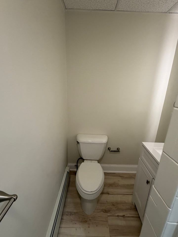 1111 Charles St #1stFL - Photo 6 of 9