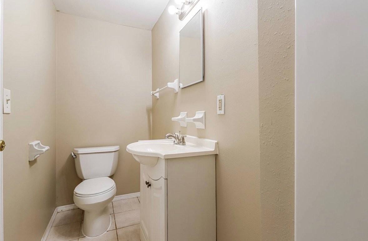 8873 79th Pl - Photo 7 of 8