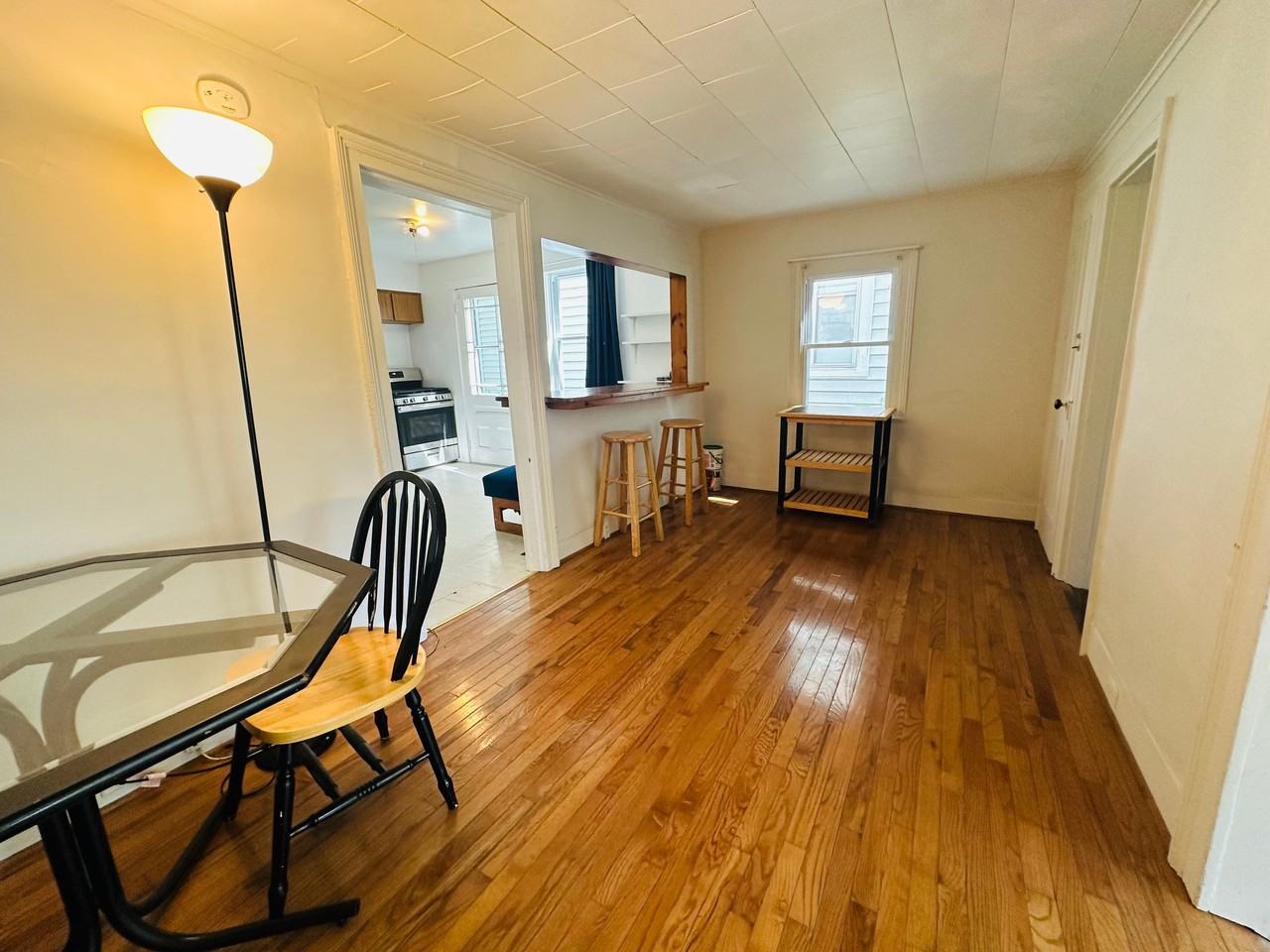 131 W Schuyler St - Photo 6 of 16